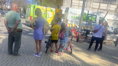 El reconocido aficionado al ciclismo Raúl Bermejo falleció en inmediaciones de la plaza Miguel Dávila en la tarde de este lunes. El reconocido aficionado al ciclismo Raúl Bermejo falleció en inmediaciones de la plaza Miguel Dávila en la tarde de este lunes.