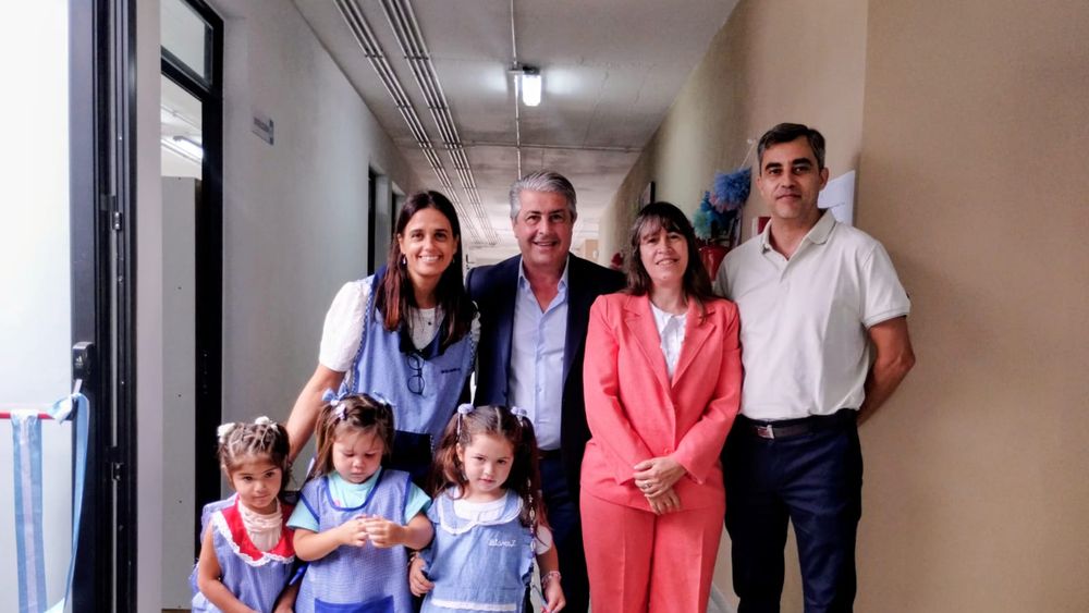 El acto culminó con el tradicional corte de cintas y la recorrida de las autoridades por las flamantes instalaciones ubicadas en Güiralde al 2100.