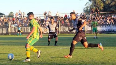 Defensores de Salto logró un gran triunfo de visitante en el Jacinto Gato López en el partido de ida frente a La Emilia de San Nicolás y le quitó el invicto.