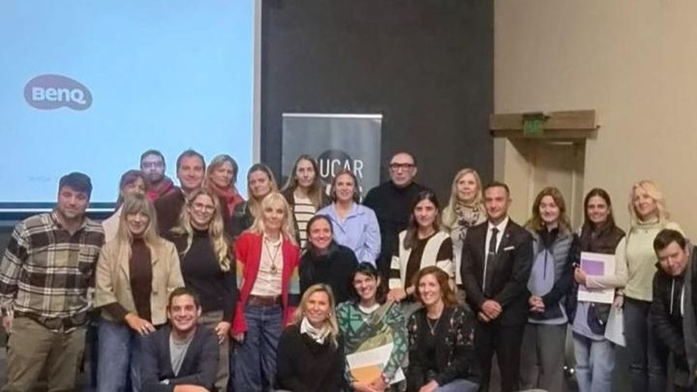 Autoridades judiciales y educativas encabezaron en Pergamino una jornada sobre violencia escolar y protocolos de intervención ante amenazas y delitos. Autoridades judiciales y educativas encabezaron en Pergamino una jornada sobre violencia escolar y protocolos de intervención ante amenazas y delitos.