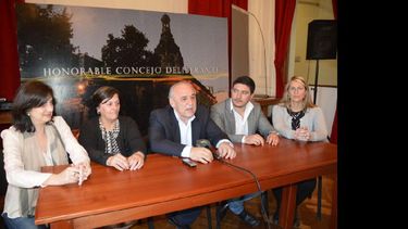 Andrea Bosco, María Ofelia Aguilar Ortiz, Eddo Pascot, Walter Baccarini y Paula Bustos. (LA OPINION)