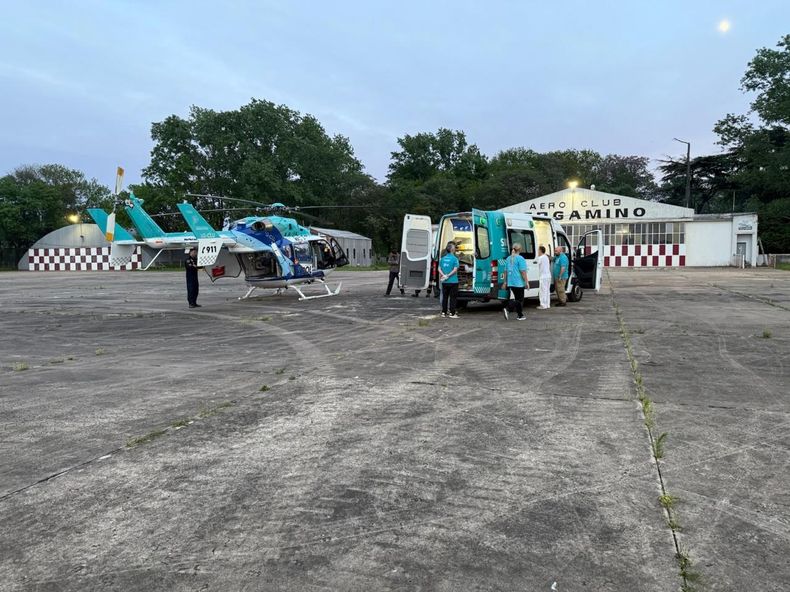 vuelo sanitario traslado a una nena con lesiones de consideración en el rostro y el cerebro por el impacto de esquirlas al explotar un volcan del instituto comercial Rancagua Pergamino 004