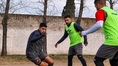 El plantel Rojinegro continuará este viernes su preparación para recibir el domingo a Sarmiento de Resistencia. El plantel Rojinegro continuará este viernes su preparación para recibir el domingo a Sarmiento de Resistencia.