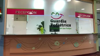 Un bebé de 6 meses falleció este jueves por la mañana en el Hospital San Felipe, luego de haber sido ingresado durante la noche anterior con un fuerte traumatismo en la cabeza. Un bebé de 6 meses falleció este jueves por la mañana en el Hospital San Felipe, luego de haber sido ingresado durante la noche anterior con un fuerte traumatismo en la cabeza.