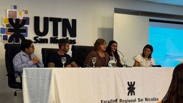 El objetivo de la reunión fue informar, explicar y compartir experiencias sobre Fiebre Hemorrágica Argentina y dengue. El objetivo de la reunión fue informar, explicar y compartir experiencias sobre Fiebre Hemorrágica Argentina y dengue.