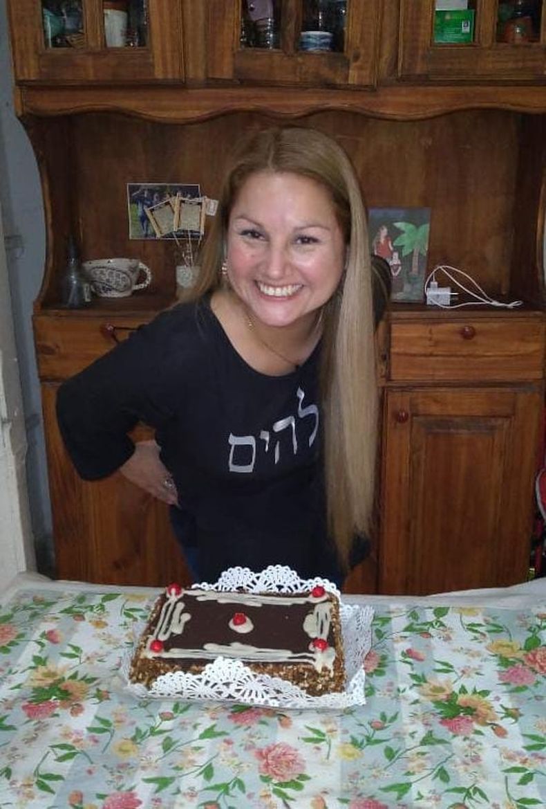 Romina Aranda es una docente de artística que brinda clases en escuelas públicas de nivel Primario y en Centros Educativos Complementarios de la ciudad y las localidades del Partido. El día de su cumpleaños número 39 sufrió el peor accidente de su vida al chocarla un auto mientras circulaba en moto en la esquina de Emilio R. Coni y Urquiza el mediodía del jueves 11 de septiembre de 2025. Las unidades de emergencias médicas la trasladaron al Hospital San José con código rojo e ingresó a la sala de cuidados intensivos. Desde ese momento permanece internada y su nombre adquirió notoriedad pública por los pedidos de oraciones compartidos en toda la comunidad a través de redes sociales y grupos de Whatsapp.