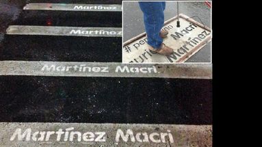 El molde no es utilizado con pintura sino con agua y una hidrolavadora. (PRO)
