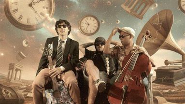 Carly Almada, Indigo Martínez y Pablo Almada conforman El Antihéroe Juglar, una propuesta musical nacida en Pergamino que apuesta a la búsqueda artística y la identidad propia. Carly Almada, Indigo Martínez y Pablo Almada conforman El Antihéroe Juglar, una propuesta musical nacida en Pergamino que apuesta a la búsqueda artística y la identidad propia.