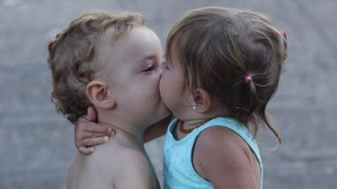 Maui y Clemente, los niños del Club Comunicaciones que despertaron el amor y la ternura en las redes sociales.