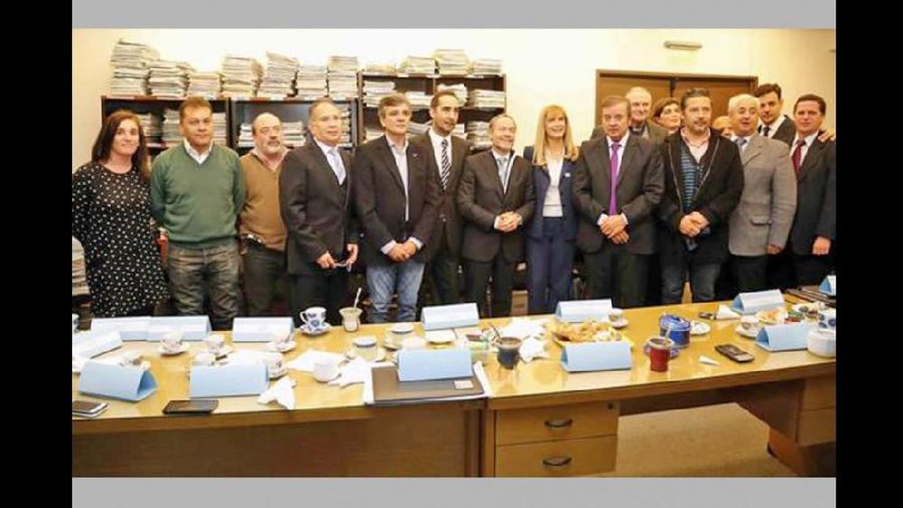 La reunión se realizó en el Departamento Judicial de Morón.  (INTERNET)