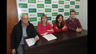 Luis María Rossi, Josefina Castelar, Roxana Villafañe y Raúl Notta, durante la presentación del evento. (LA OPINION)