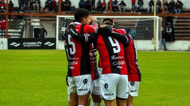 Douglas Haig se presentará en Lincoln con el objetivo de seguir sumando y mejorando su funcionamiento como equipo. Douglas Haig se presentará en Lincoln con el objetivo de seguir sumando y mejorando su funcionamiento como equipo.