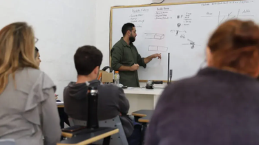 El CFP 401, con sede en Bergantín 25 de Mayo 198 (barrio Ginés García – FONAVI), confirmó su propuesta de cursos gratuitos 2026, distribuidos en turno mañana, tarde y vespertino. El CFP 401, con sede en Bergantín 25 de Mayo 198 (barrio Ginés García – FONAVI), confirmó su propuesta de cursos gratuitos 2026, distribuidos en turno mañana, tarde y vespertino.