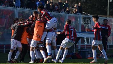 El Fogonero logró destrabar el partido en el final y se quedó con los tres puntos, El Fogonero logró destrabar el partido en el final y se quedó con los tres puntos,