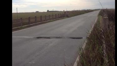 Los problemas que muestra la ruta provincial Nº 32 no son nuevos pero el deterioro es cada vez más peligroso para el tránsito. (INTERNET)