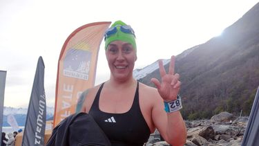 Carina Valentini compitió en aguas gélidas sin traje de neopreno y cumplió un sueño. Carina Valentini compitió en aguas gélidas sin traje de neopreno y cumplió un sueño.