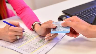 Buscan implementar alertas para evitar multas por Licencia de Conducir vencidas en la Provincia