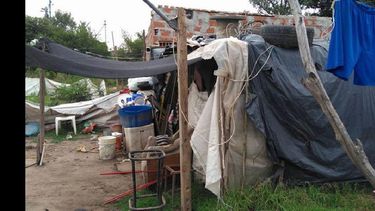 La actual vivienda de la familia Juárez es muy precaria y no cumple con las condiciones que Marquitos necesita para vivir en Pergamino. (PERGAMINO ABRAZA A MARQUITOS)