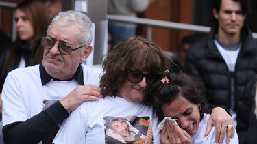 La mujer, que además trabajó en el área técnica de elaboración de medicamentos, aseguró que las irregularidades detectadas en Laboratorios Ramallo “eran evitables” y reclamó mayores controles para impedir nuevas tragedias. La mujer, que además trabajó en el área técnica de elaboración de medicamentos, aseguró que las irregularidades detectadas en Laboratorios Ramallo “eran evitables” y reclamó mayores controles para impedir nuevas tragedias.