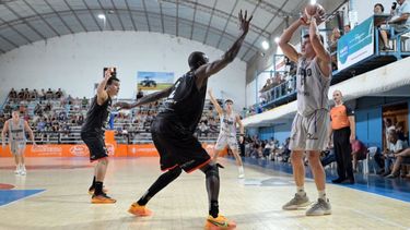 Pergamino Básquet intentará en el Dorado Merlo” mejorar la imagen que mostró el lunes. Pergamino Básquet intentará en el Dorado Merlo” mejorar la imagen que mostró el lunes.