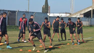 El plantel del “Rojinegro” cerró este sábado su preparación para ir en busca de su cuarto triunfo. El plantel del “Rojinegro” cerró este sábado su preparación para ir en busca de su cuarto triunfo.
