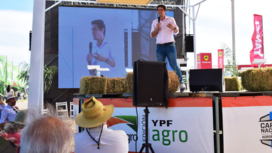 Tras años de sequías, inundaciones y temperaturas extremas, la pregunta que sobrevuela el sector productivo es qué esperar del clima en las próximas campañas. El meteorólogo Leonardo De Benedictis evalúa el escenario que se abre este año. Tras años de sequías, inundaciones y temperaturas extremas, la pregunta que sobrevuela el sector productivo es qué esperar del clima en las próximas campañas. El meteorólogo Leonardo De Benedictis evalúa el escenario que se abre este año.