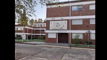 En noviembre de 1982, con concurridos actos y ceremonias, se inauguró oficialmente el nuevo edificio del colegio San José de los Hermanos Maristas de Pergamino, emplazado en avenida Champagnat.