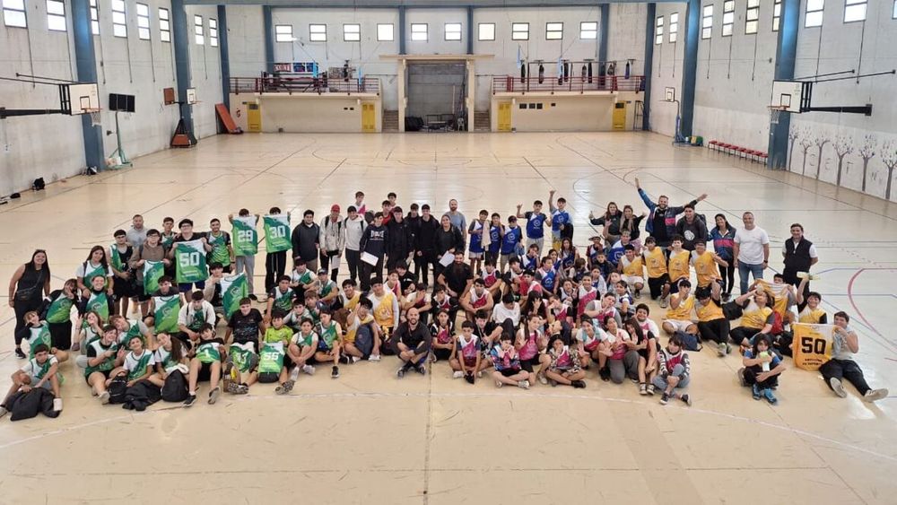 Las Escuelas Deportivas Municipales de San Pedro desarrollaron una nutrida agenda de actividades durante el fin de semana, con participación en distintas disciplinas y escenarios de la ciudad. Las Escuelas Deportivas Municipales de San Pedro desarrollaron una nutrida agenda de actividades durante el fin de semana, con participación en distintas disciplinas y escenarios de la ciudad.
