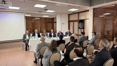 El encuentro se realizó en Rosario, Santa Fe, sede de ADIRA, que representa a las principales compañías de seguros del interior del país. Durante la Asamblea, destacaron los desafíos del sector y subrayó la innovación y la representación federal como ejes de gestión. El encuentro se realizó en Rosario, Santa Fe, sede de ADIRA, que representa a las principales compañías de seguros del interior del país. Durante la Asamblea, destacaron los desafíos del sector y subrayó la innovación y la representación federal como ejes de gestión.