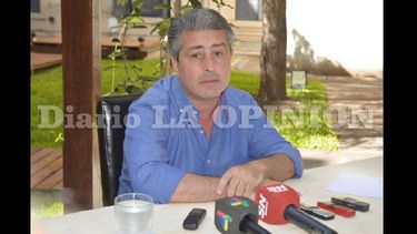 Javier Martínez avanza hacia la creación de la Policía Local. (LA OPINION)