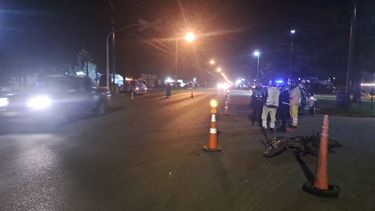 Motociclista internado: Chocaron un auto y una motocicleta en avenida Presidente Perón y ruta nacional 8 este viernes a las 20:00. Motociclista internado: Chocaron un auto y una motocicleta en avenida Presidente Perón y ruta nacional 8 este viernes a las 20:00.