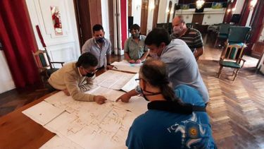 Integrantes de la Cosopper mantuvieron una reunión con funcionarios de Hidráulica en el salón Luis Sued. Integrantes de la Cosopper mantuvieron una reunión con funcionarios de Hidráulica en el salón Luis Sued.