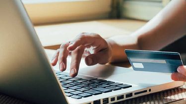 Las víctimas detectaron las estafas al revisar sus cuentas bancarias en las aplicaciones de home banking. Las víctimas detectaron las estafas al revisar sus cuentas bancarias en las aplicaciones de home banking.