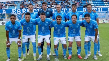El Club Atlético Defensores Unidos de Zárate debutó con un empate vacío de emociones. El Club Atlético Defensores Unidos de Zárate debutó con un empate vacío de emociones.