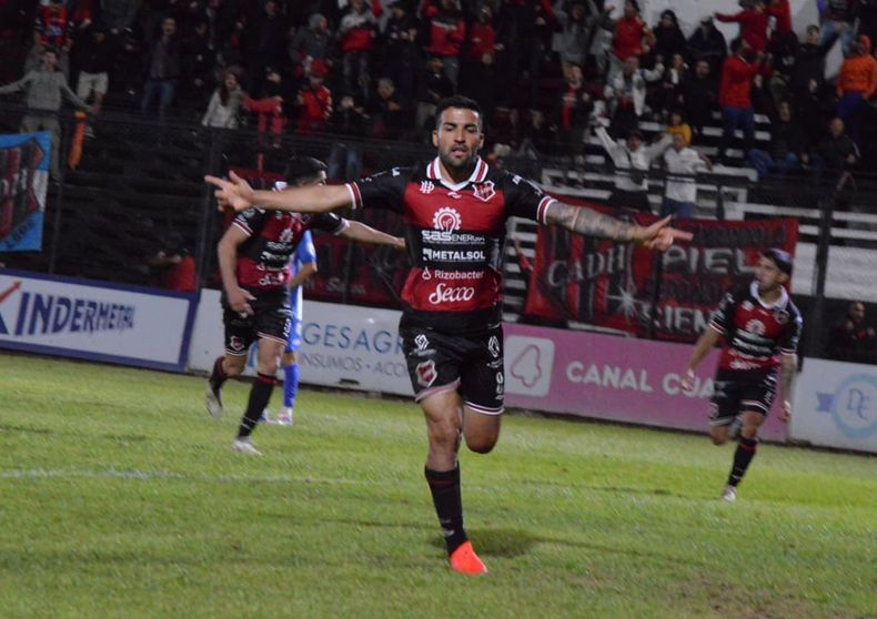 Douglas venciÃ³ a Argentino de Monte MaÃ­z y sacÃ³ una buena diferencia