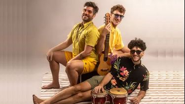 Desde Rosario, Los Románticos del Paraná desembarcan por primera vez en Pergamino. Desde Rosario, Los Románticos del Paraná desembarcan por primera vez en Pergamino.