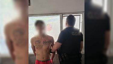 Al sujeto lo detuvieron en la tarde de este sábado en Merlino al 1.000. Al sujeto lo detuvieron en la tarde de este sábado en Merlino al 1.000.