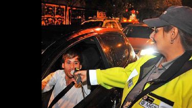 El objetivo es informar sobre los riesgos de conducir con alcohol en sangre. (LA OPINION)