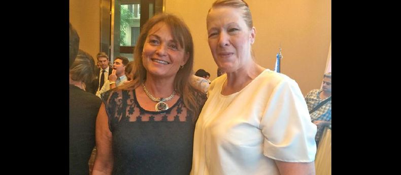 La diputada pergaminense María del Huerto Ratto y la líder de Progresistas, Margarita Stolbizer. (PRENSA DIPUTADOS FRENTE RENOVADOR)