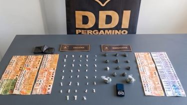 El menor detenido por el homicidio de Daniel Cano fue trasladado por la DDI tras el allanamiento donde secuestraron drogas, armas y dinero. El menor detenido por el homicidio de Daniel Cano fue trasladado por la DDI tras el allanamiento donde secuestraron drogas, armas y dinero.
