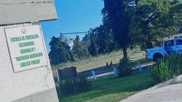 La mujer agredió a la adolescente de la Escuela de Educación Secundaria Agraria 1 Ingeniero Agrónomo Lorenzo Parodi. La mujer agredió a la adolescente de la Escuela de Educación Secundaria Agraria 1 Ingeniero Agrónomo Lorenzo Parodi.
