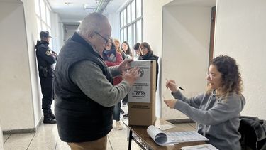 Las elecciones se están desarrollando con normalidad en la totalidad de las escuelas.