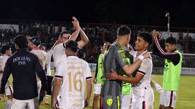 Douglas Haig está listo para defender la ventaja y dar un nuevo paso. Douglas Haig está listo para defender la ventaja y dar un nuevo paso.