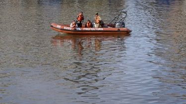 Buscan a un joven que no pudo salir del agua en el riacho San Pedro Buscan a un joven que no pudo salir del agua en el riacho San Pedro