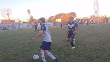 Somisa de San Nicolás y El Fortín no se sacaron ventajas en el Apertura de Fútbol. Somisa de San Nicolás y El Fortín no se sacaron ventajas en el Apertura de Fútbol.