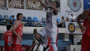 Pergamino Básquet alcanzó ante Rocamora su cuarto triunfo en la temporada.