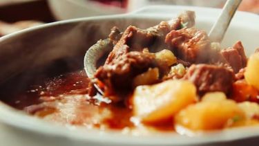 Locro, guiso y puchero, los sabores estrella de la temporada según la IA. Locro, guiso y puchero, los sabores estrella de la temporada según la IA.