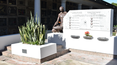 Mañana se llevará a cabo en San Nicolás un acto conmemorativo por el aniversario del hundimiento del crucero ARA General Belgrano, uno de los episodios más trágicos de la Guerra de Malvinas. La actividad se desarrollará a partir de las 16:00 en el Cementerio Municipal. Mañana se llevará a cabo en San Nicolás un acto conmemorativo por el aniversario del hundimiento del crucero ARA General Belgrano, uno de los episodios más trágicos de la Guerra de Malvinas. La actividad se desarrollará a partir de las 16:00 en el Cementerio Municipal.