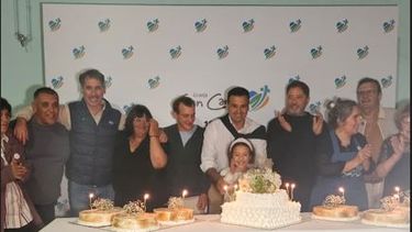 Uno de los momentos más emotivos fue cuando los referentes de la Granja San Camilo soplaron las velitas por los 10 años de la institución.