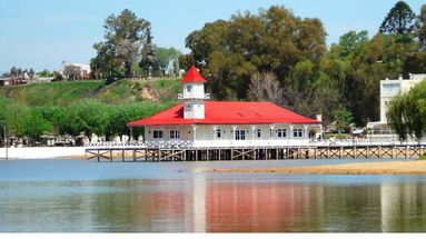 A poco más de dos horas de Buenos Aires, San Pedro invita a una experiencia donde la buena mesa y la tradición se mezclan con el paisaje del Paraná. A poco más de dos horas de Buenos Aires, San Pedro invita a una experiencia donde la buena mesa y la tradición se mezclan con el paisaje del Paraná.
